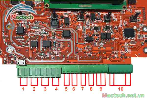Các chân cắm của máy ấp trứng công nghiệp Mactech